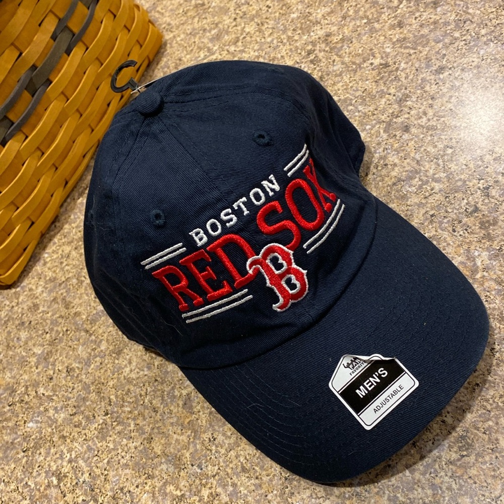 NWT Boston Red Sox Baseball Cap Hat Men’s One Size fits All Adjustable